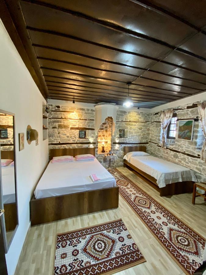 Restaurant & Guest House Semani Berat Exterior photo