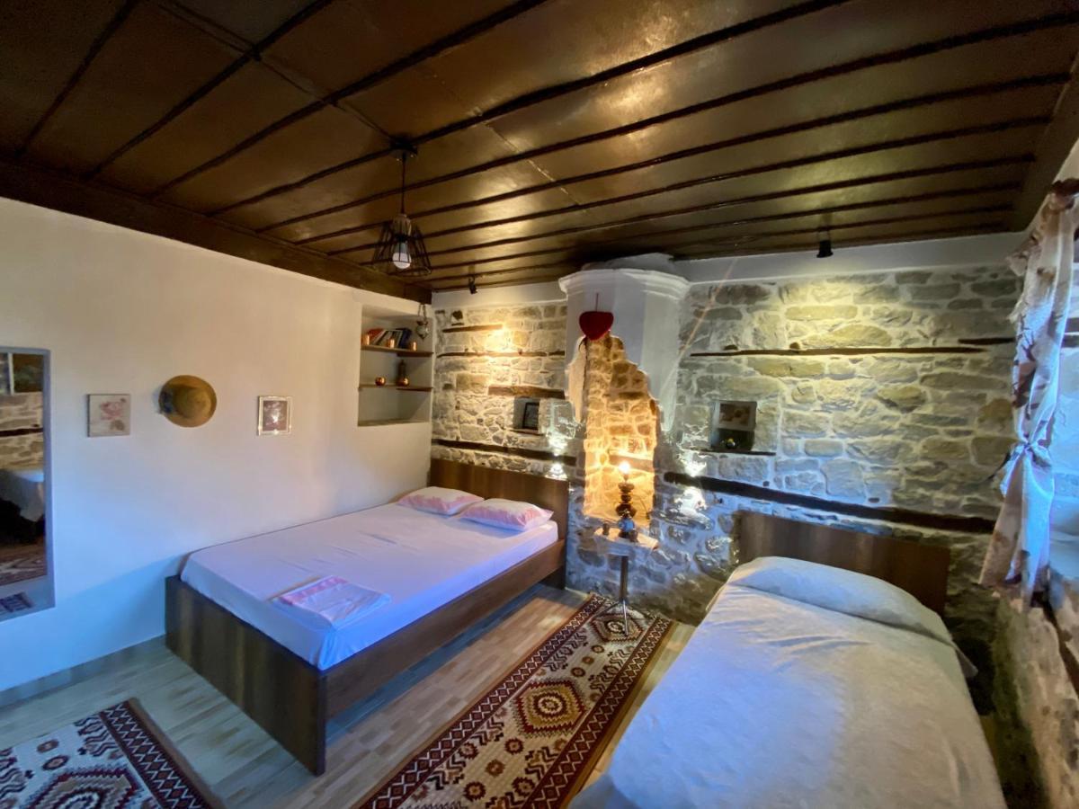 Restaurant & Guest House Semani Berat Exterior photo