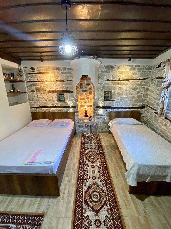 Restaurant & Guest House Semani Berat Exterior photo