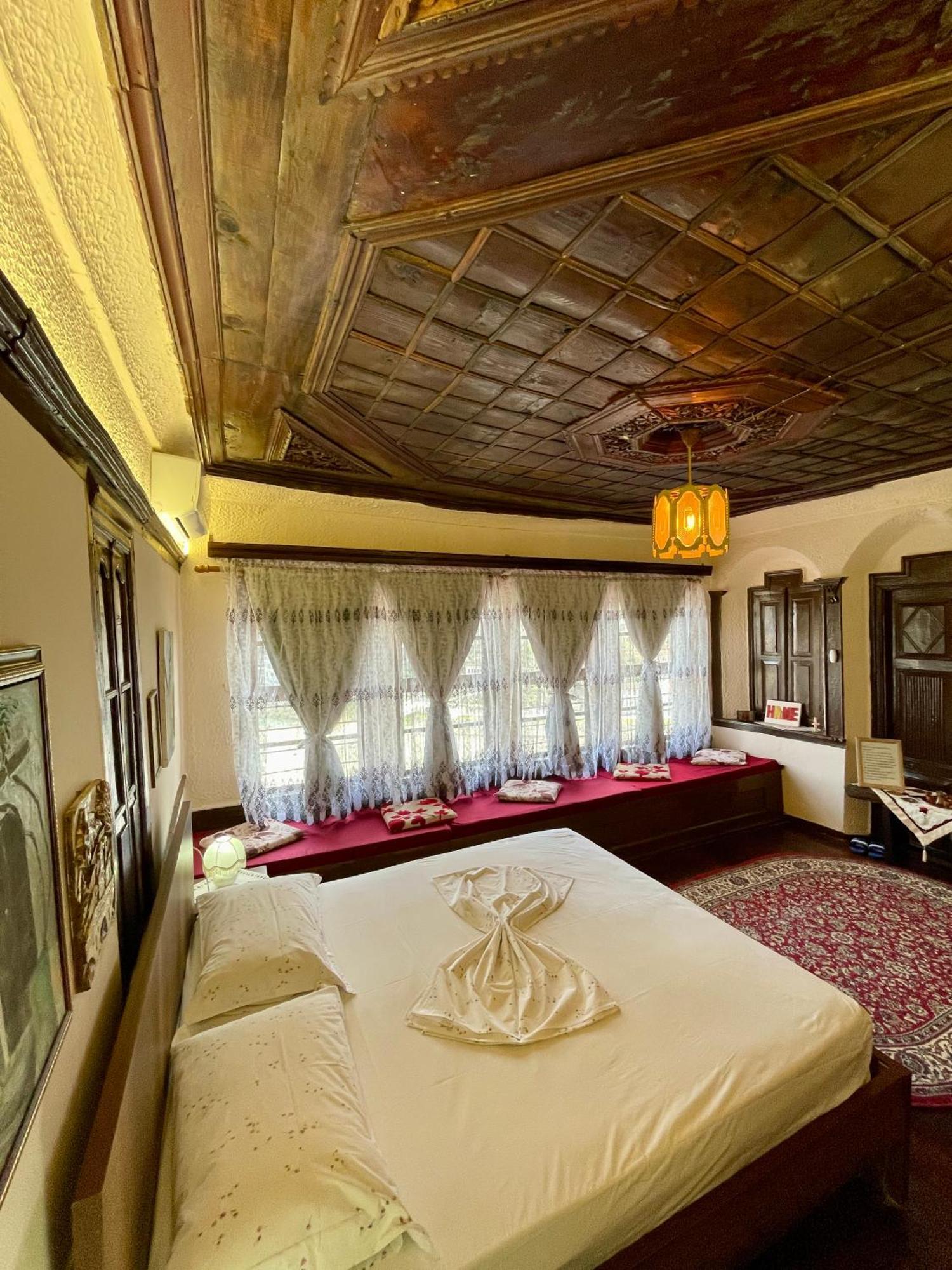 Restaurant & Guest House Semani Berat Exterior photo
