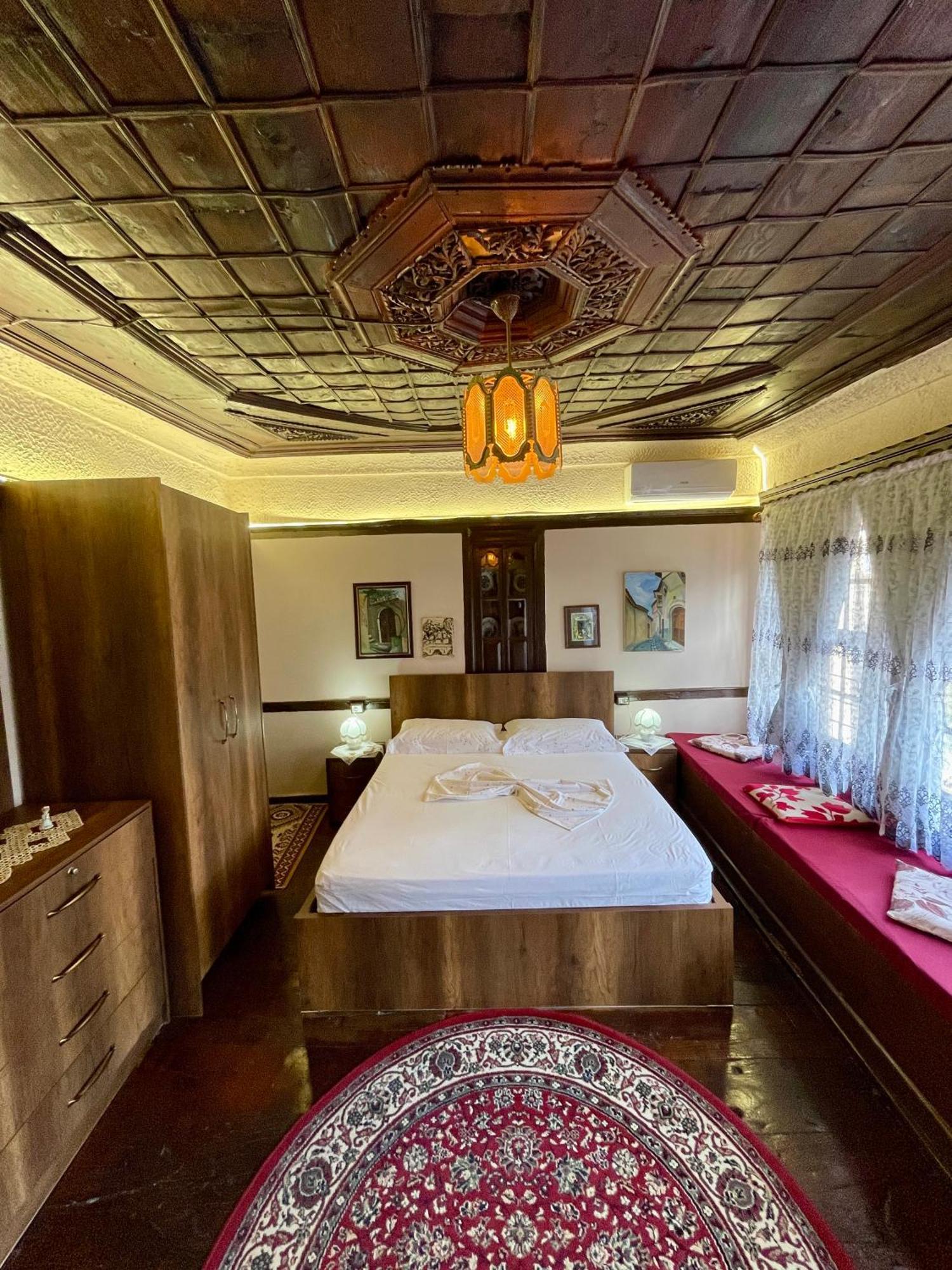 Restaurant & Guest House Semani Berat Exterior photo