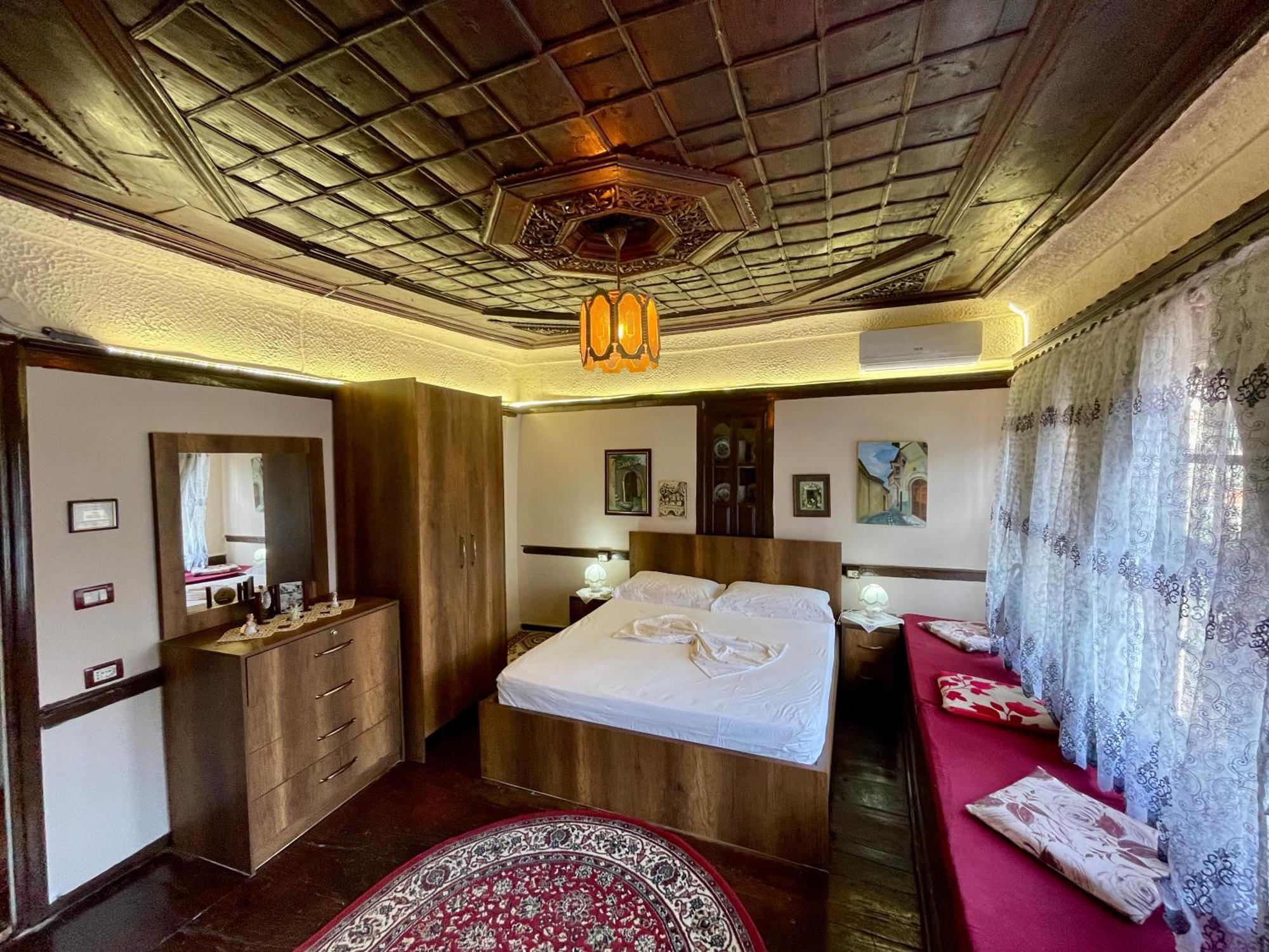 Restaurant & Guest House Semani Berat Exterior photo