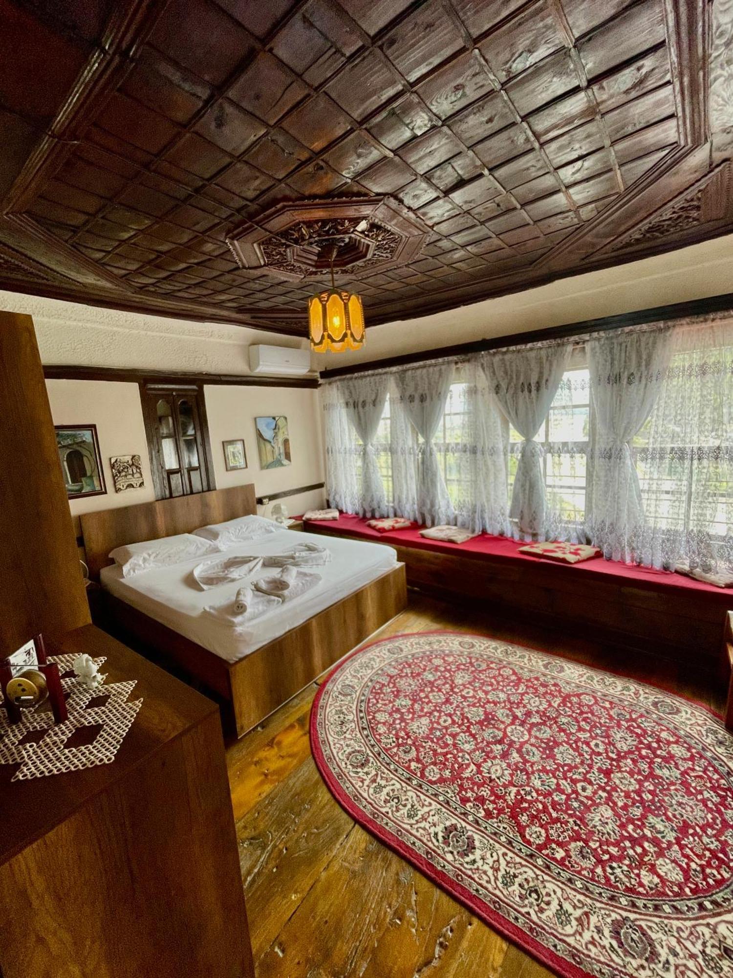 Restaurant & Guest House Semani Berat Exterior photo