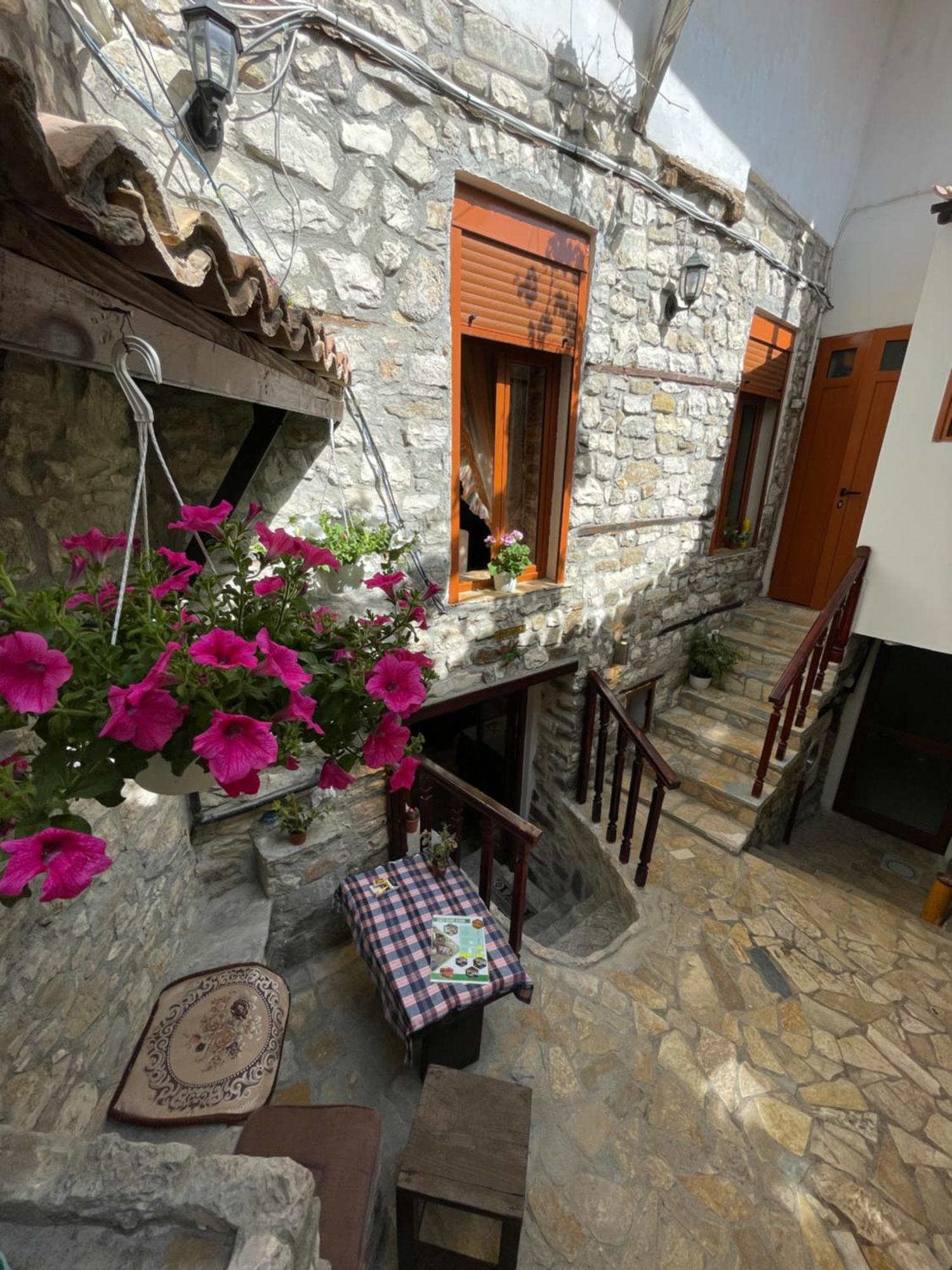 Restaurant & Guest House Semani Berat Exterior photo