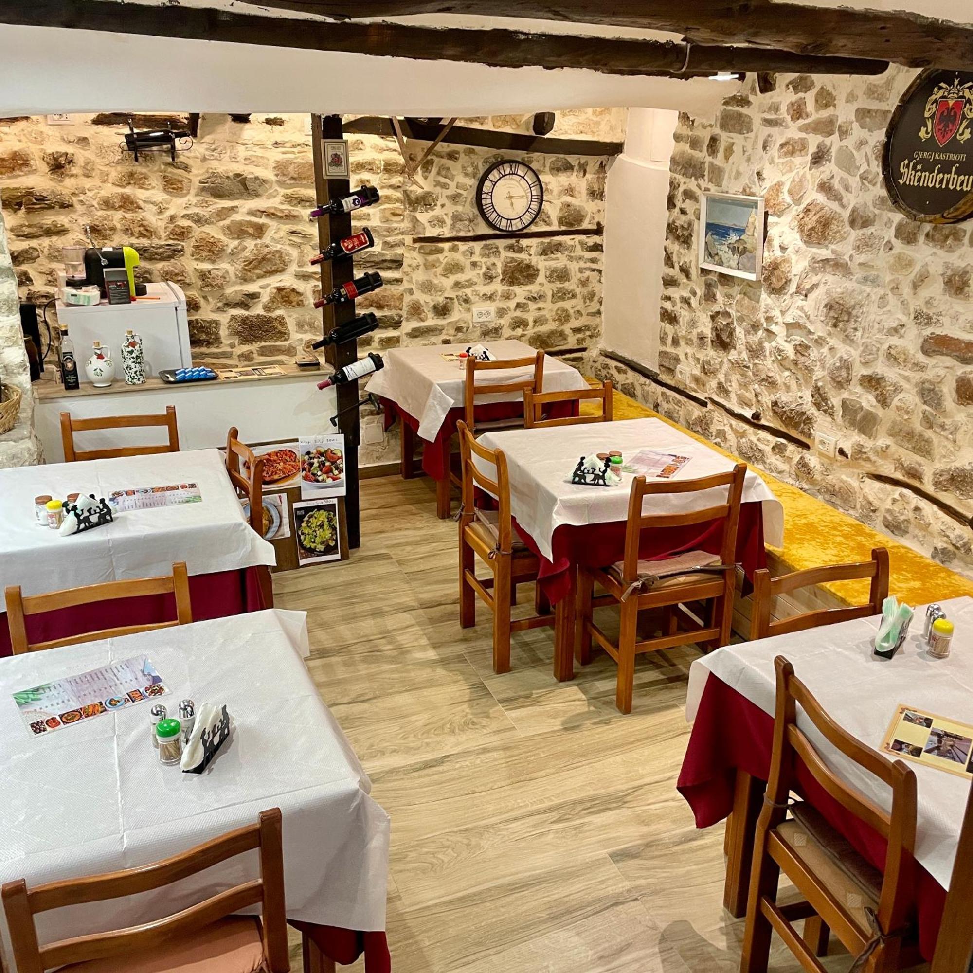 Restaurant & Guest House Semani Berat Exterior photo